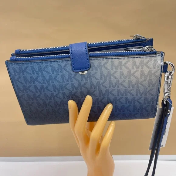 MICHAEL KORS Jet Set Lg Ombré Signature Logo Double Zip Wristlet Wallet
GALAXY - Picture 11 of 16